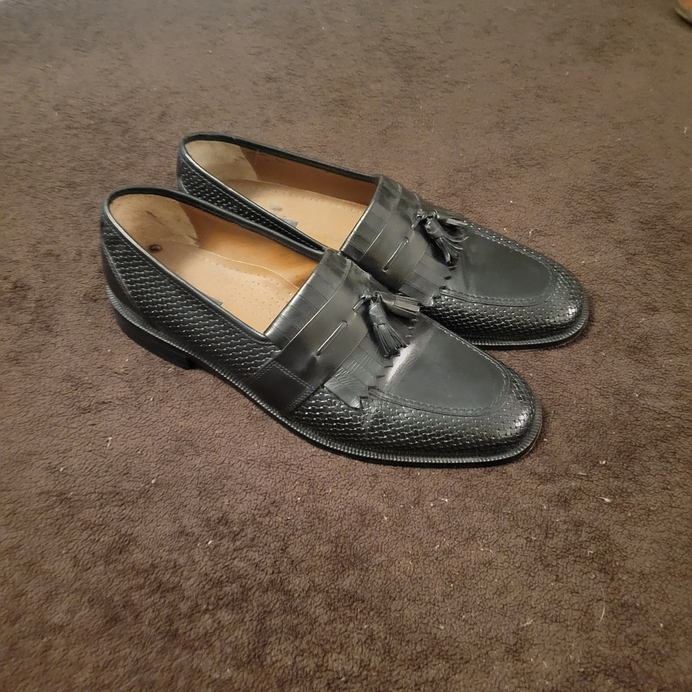 Mens used dress shoe